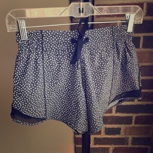 Lululemon running shorts - reflective - sz 4